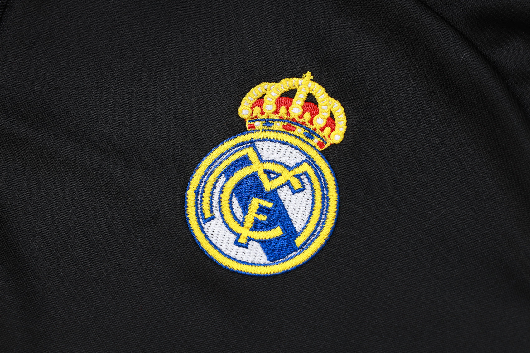 CONJUNTO DE TREINO REAL MADRID B982 24/25