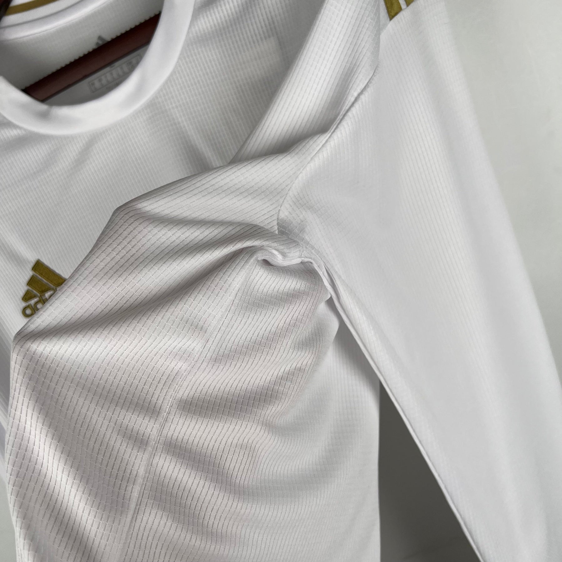 CAMISA REAL MADRID MANGA LONGA RETRÔ HOME 18/19