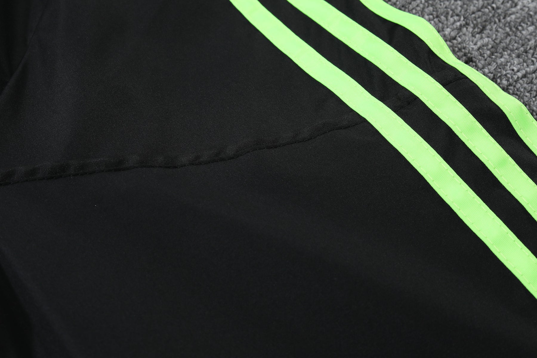 CORTA-VENTO ARSENAL BLACK 24/25