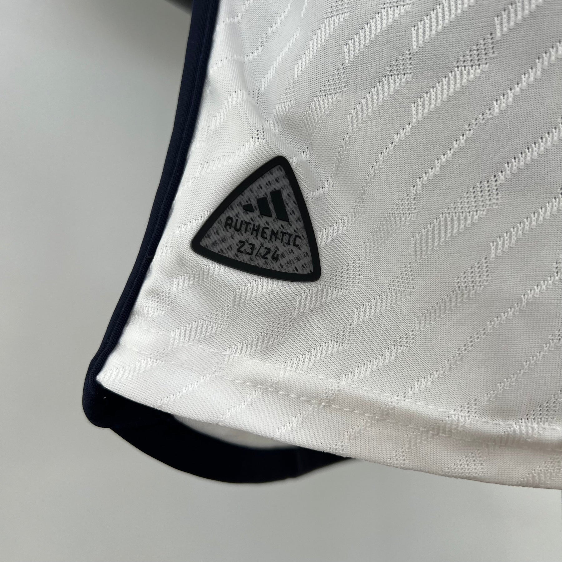 CAMISA REAL MADRID VERSÃO JOGADOR HOME 23/24