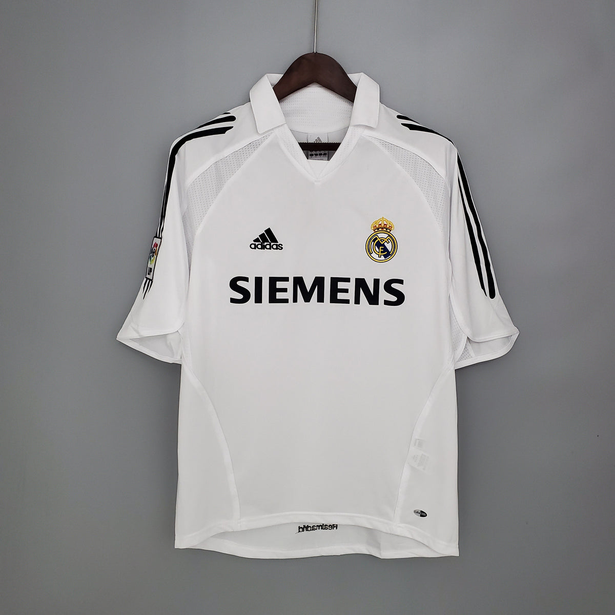 CAMISA RETRÔ REAL MADRID HOME 05/06