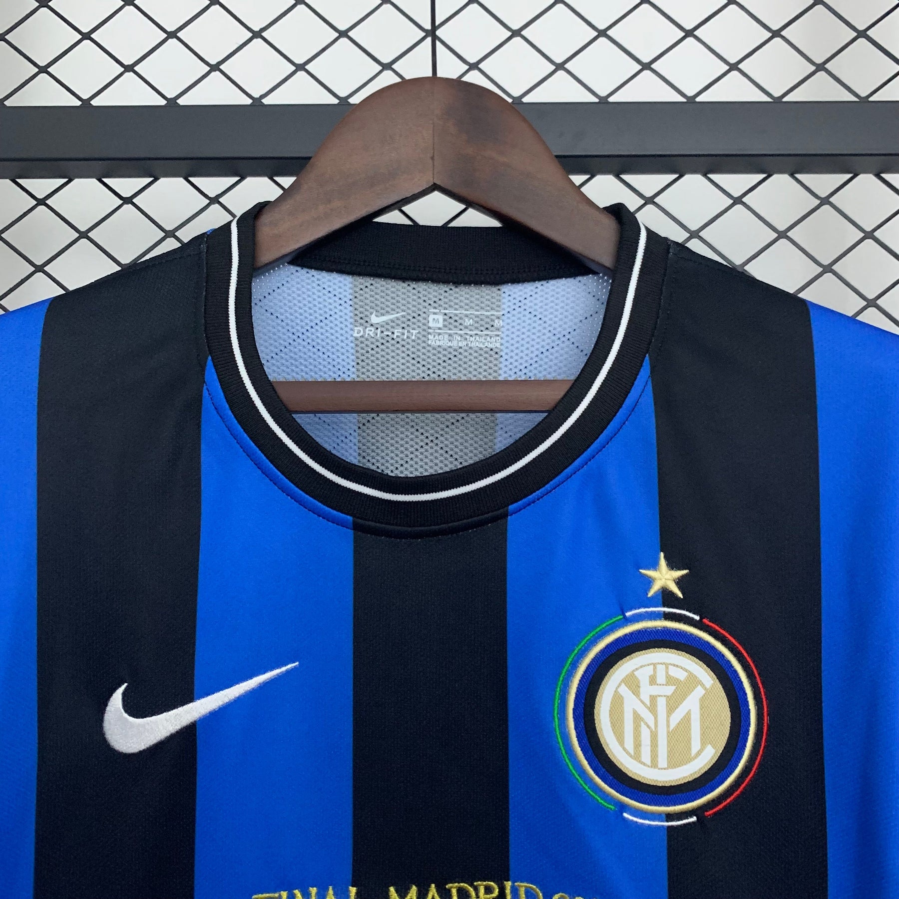 CAMISA RETRÔ MANGA LONGA INTER DE MILÃO HOME 09/10