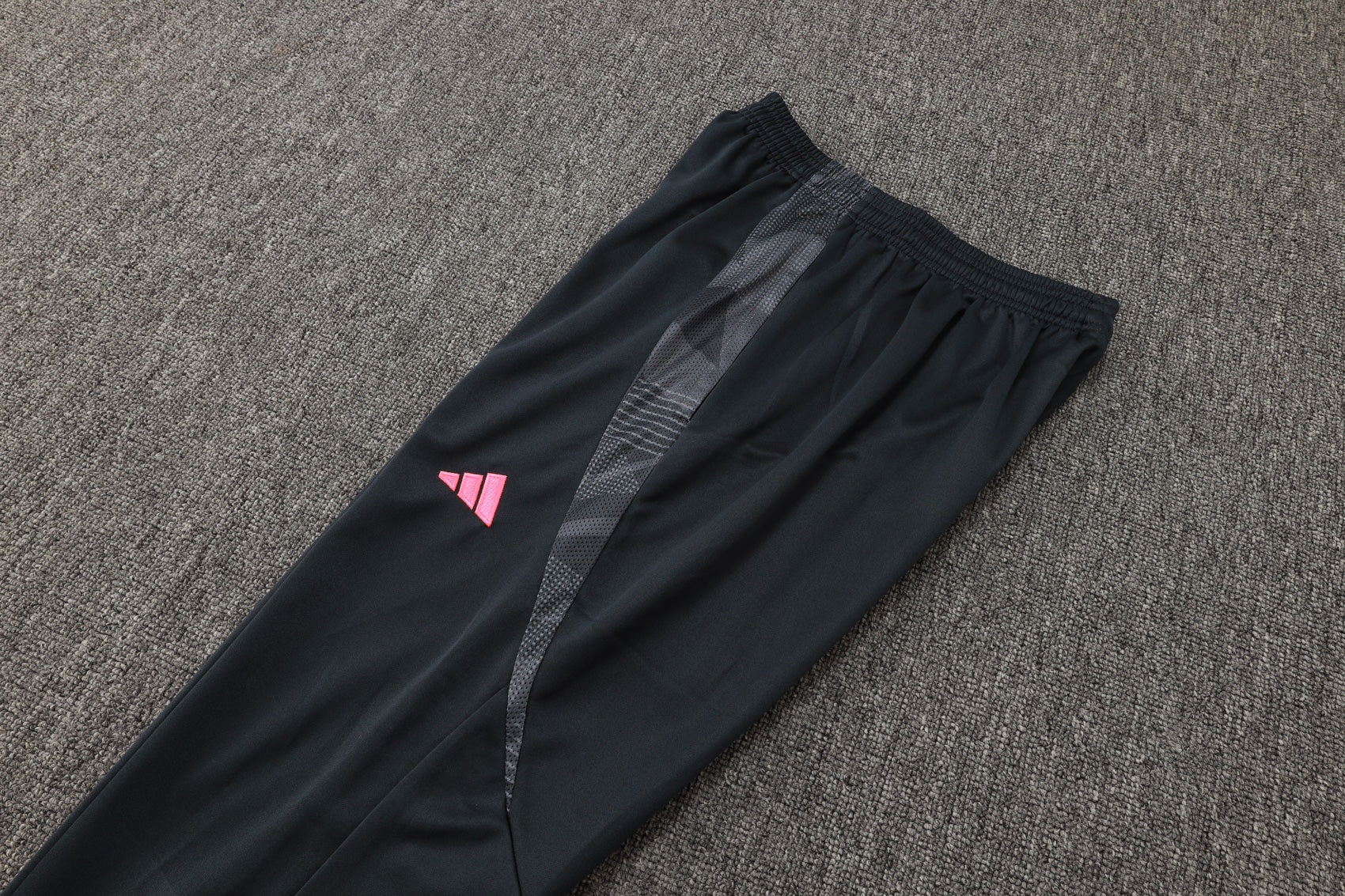 CONJUNTO DE TREINO REAL MADRID B940 24/25