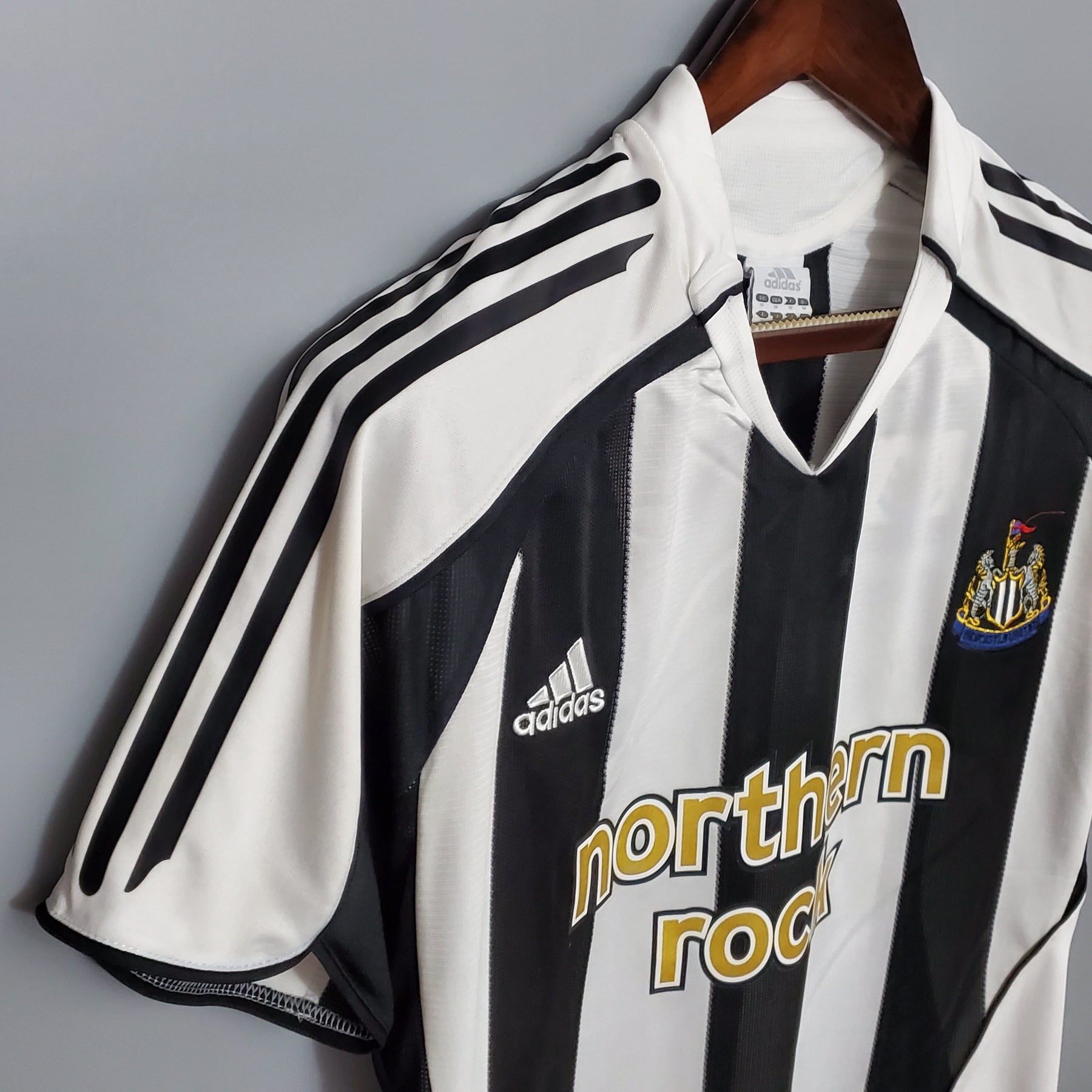 CAMISA NEWCASTLE RETRÔ HOME 05/06