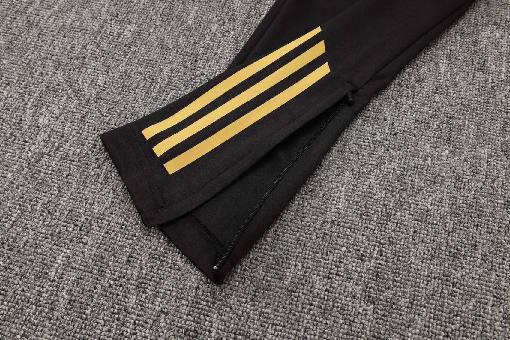 CONJUNTO DE TREINO REAL MADRID B837 24/25