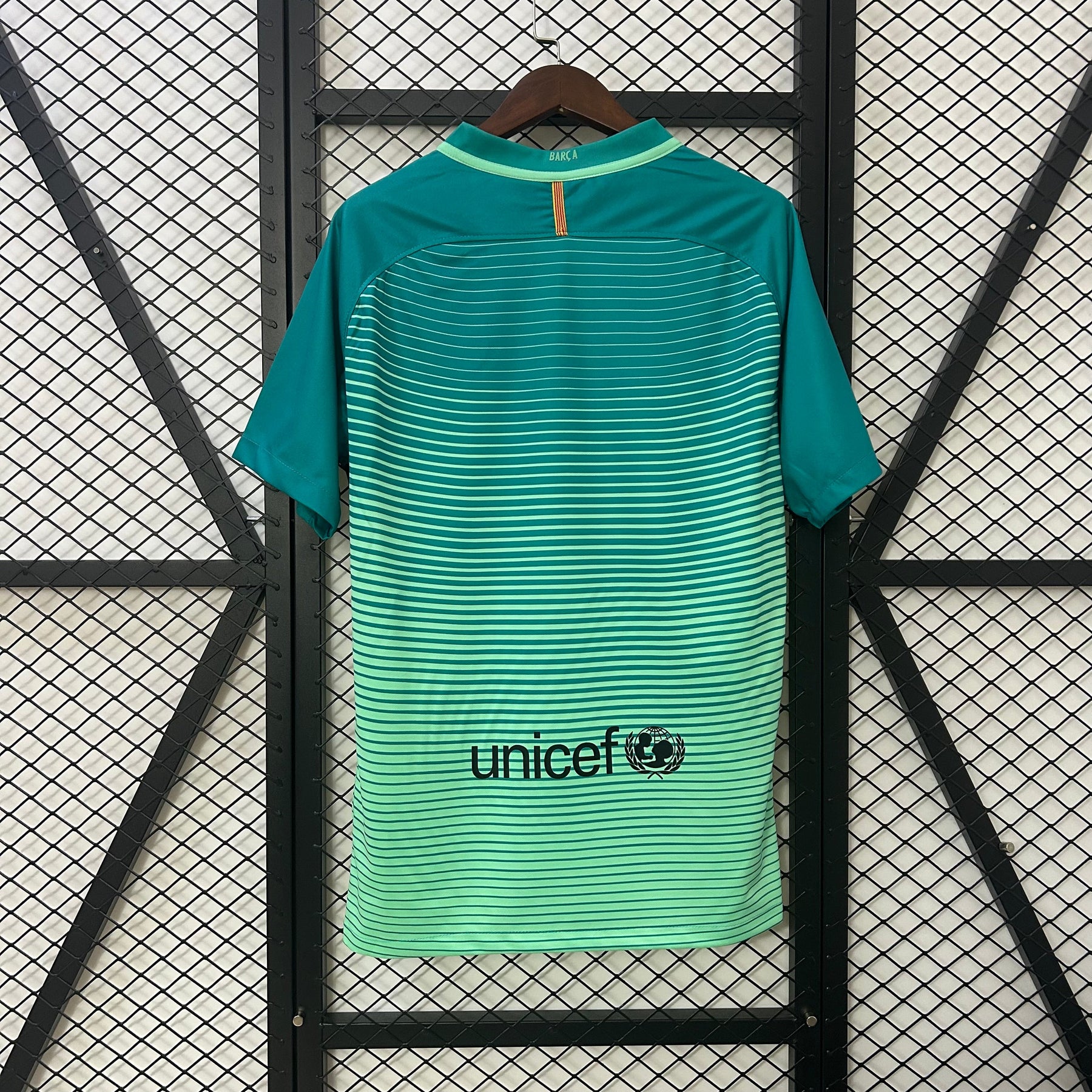 CAMISA RETRÔ BARCELONA THIRD 16/17