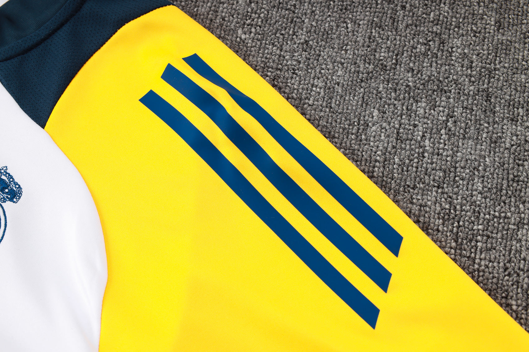 CONJUNTO DE TREINO REAL MADRID B824 24/25