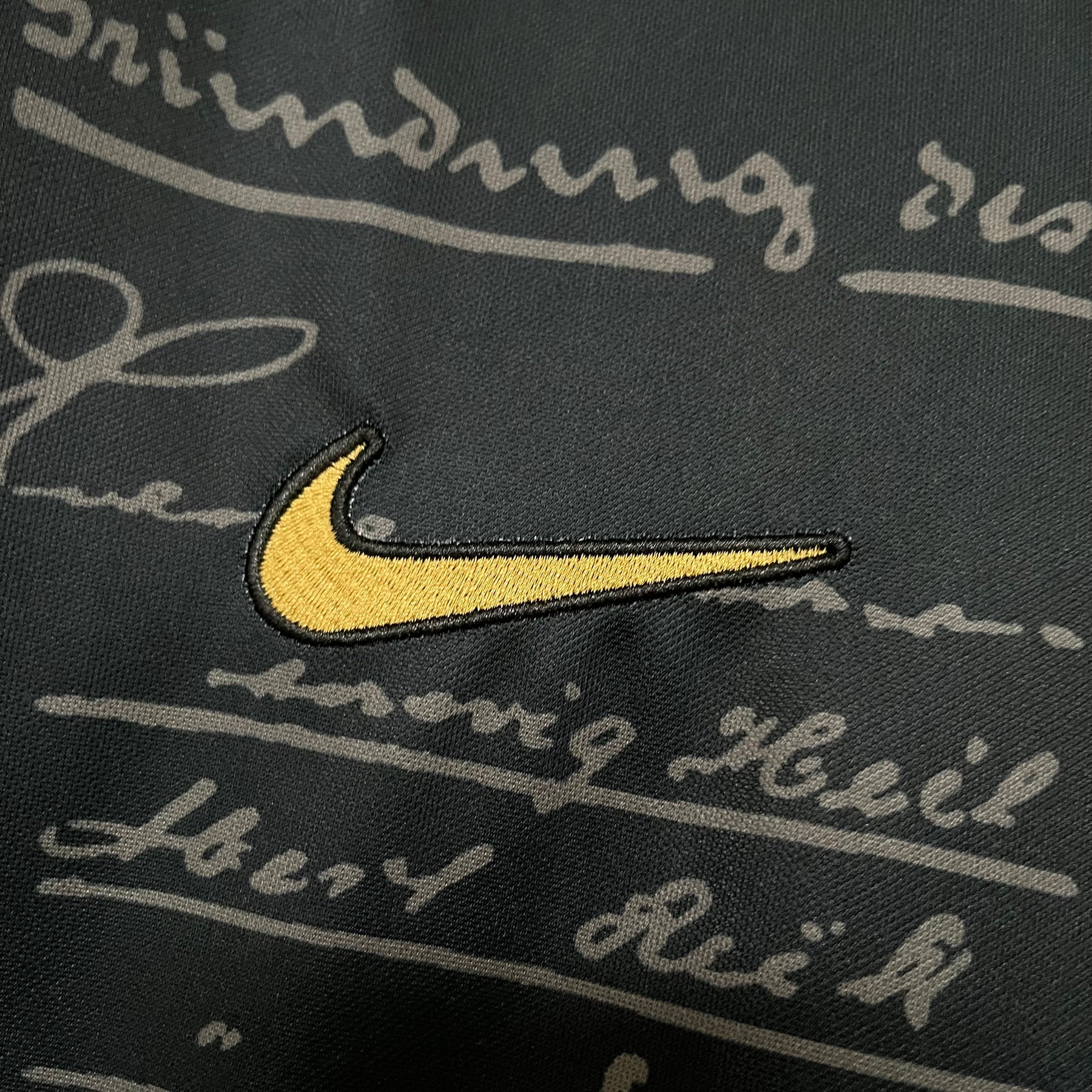 CAMISA EINTRACHT FRANKFURT 125 ANOS 24/25