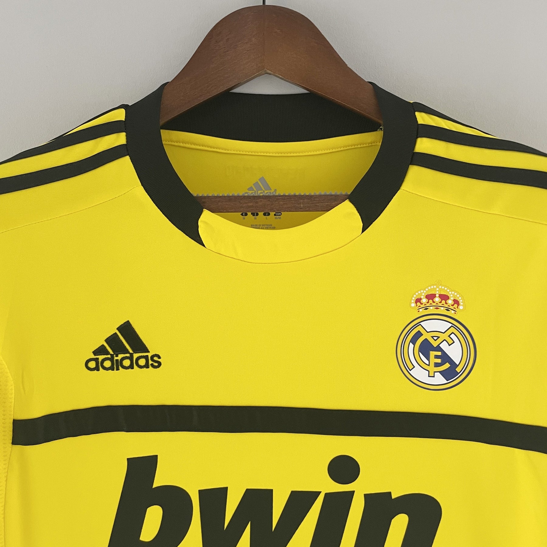 CAMISA RETRÔ REAL MADRID GOLEIRO YELLOW 11/12
