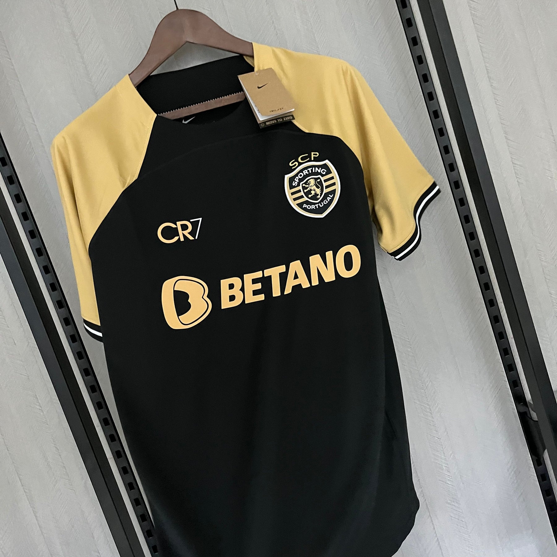 CAMISA SPORTING LISBOA EDIÇÃO CR7 23/24