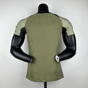 CAMISA BARCELONA VERSÃO JOGADOR TREINO GREEN 23/24