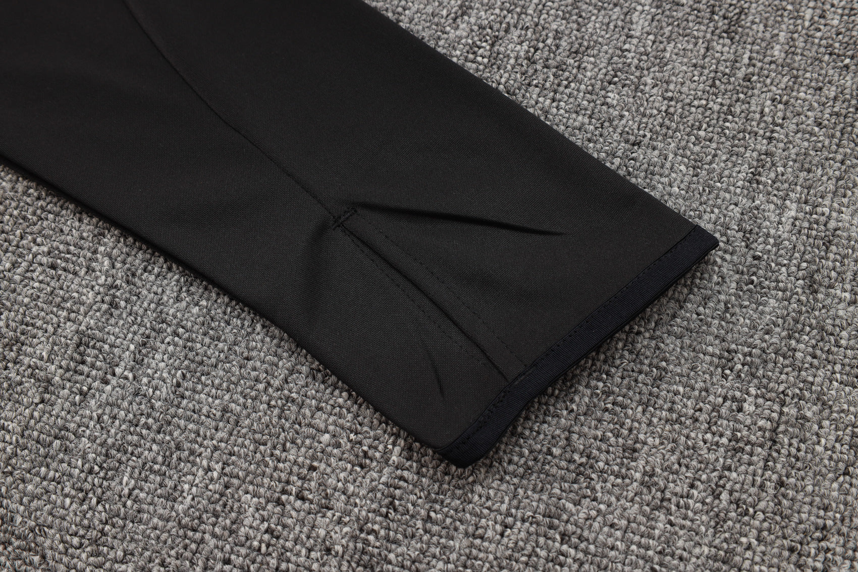 CONJUNTO DE TREINO REAL MADRID B837 24/25