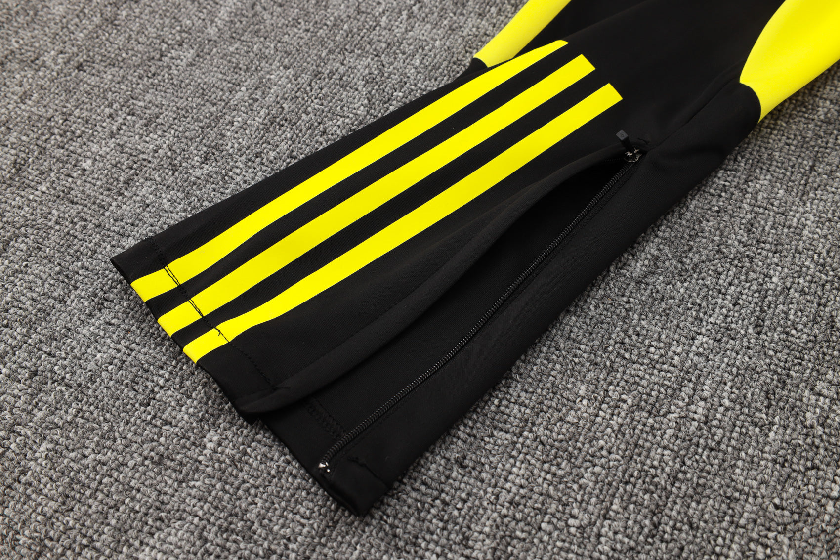 CONJUNTO DE TREINO FLAMENGO YELLOW 24/25