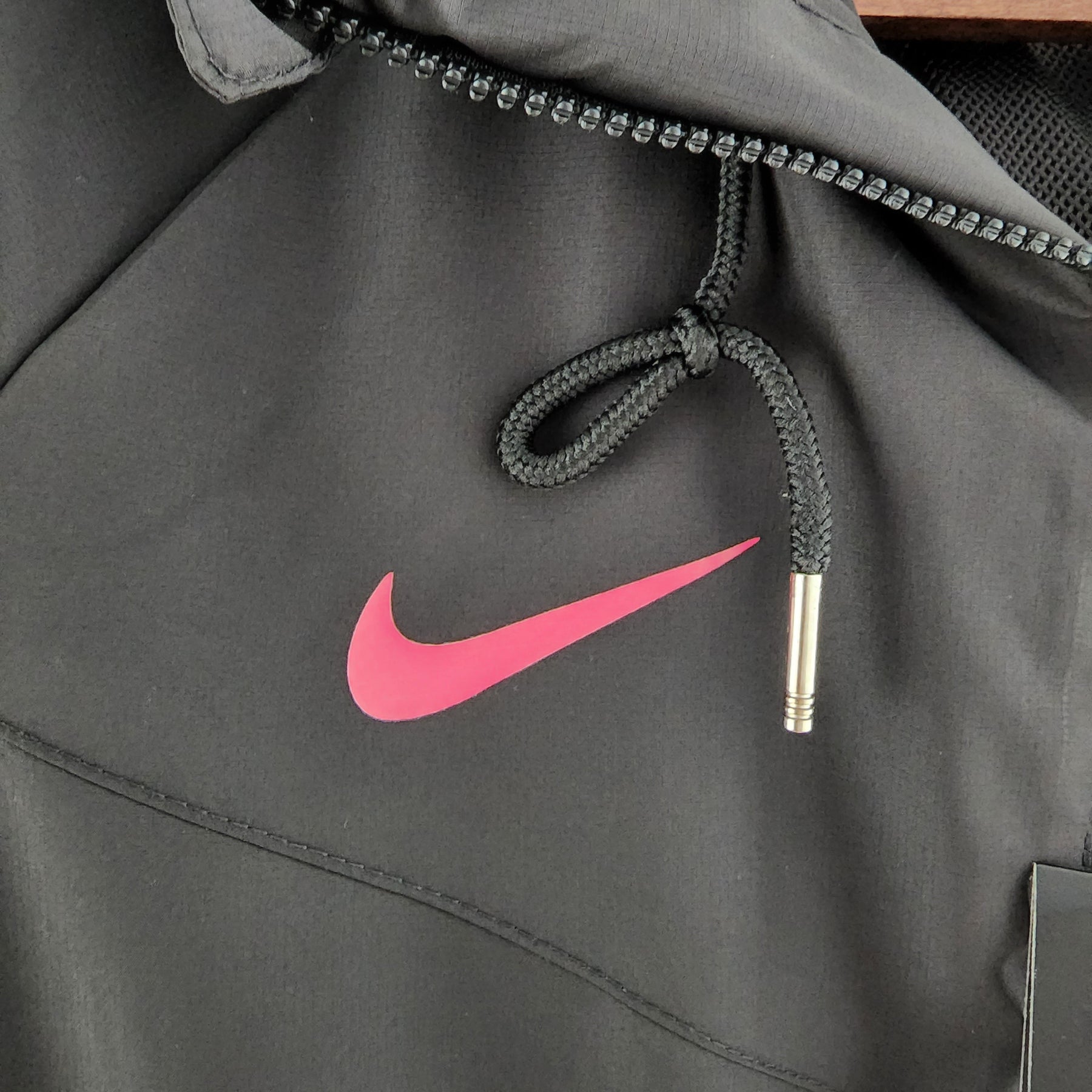 CORTA-VENTO PSG BLACK & PINK 22/23