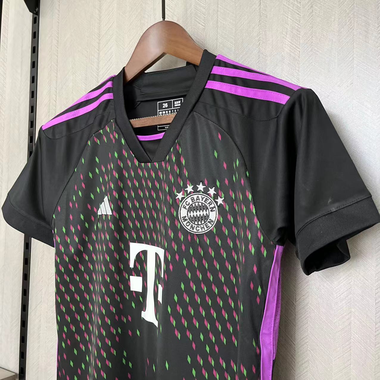 KIT INFANTIL BAYERN DE MUNICH AWAY 23/24